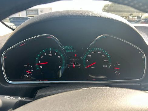 Used 2017 Chevrolet Traverse LT w/ Style and Technology Package image 23