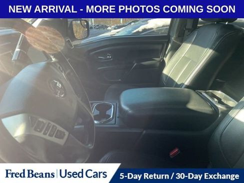Used 2019 Nissan Titan SV w/ SV Convenience Package image 11