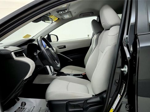 Certified 2023 Toyota Corolla Cross LE image 37