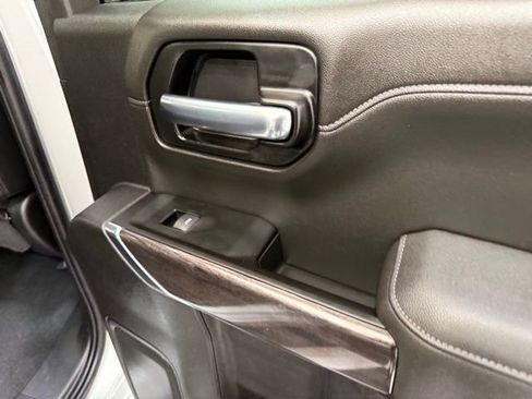 Used 2022 Chevrolet Silverado 1500 LTZ w/ LTZ Premium Package image 24