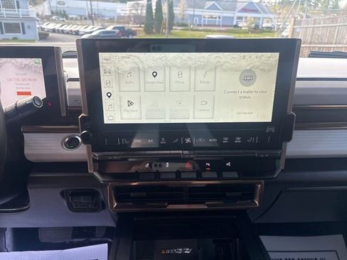 Used 2025 GMC Hummer EV 3X AWD/4WD image 24