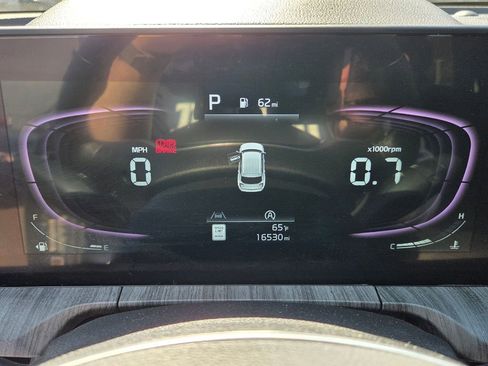 Used 2025 Kia Telluride EX w/ EX Captain's Chair Package AWD/4WD image 18