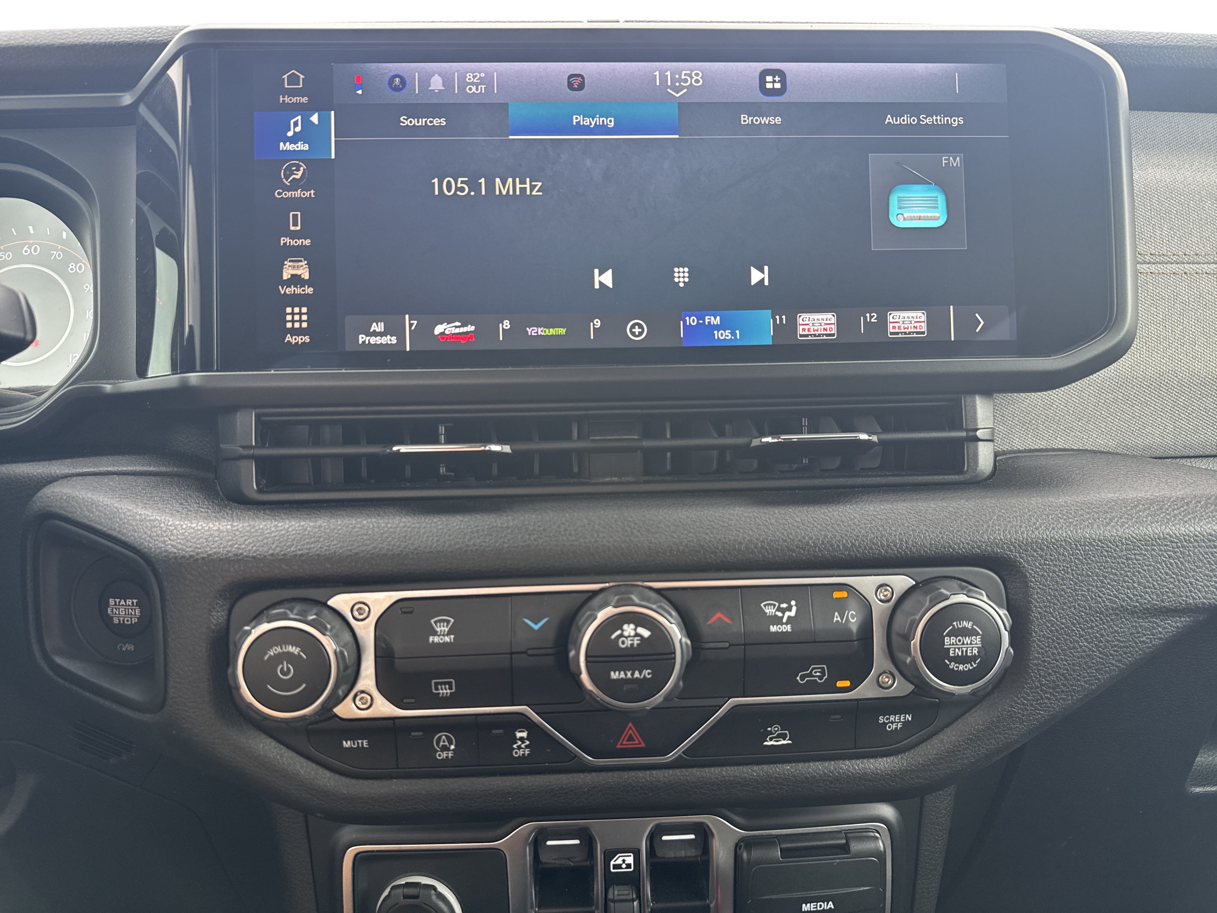 Used 2024 Jeep Wrangler Unlimited Sport AWD/4WD image 12