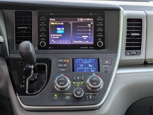 Used 2020 Toyota Sienna LE image 13