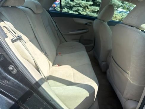 Used 2013 Toyota Corolla LE FWD image 23