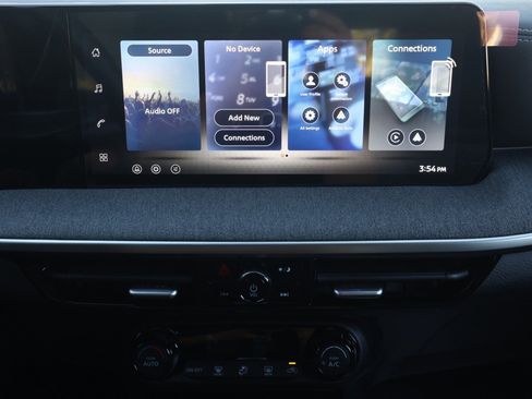 New 2026 Nissan Kicks SV image 29