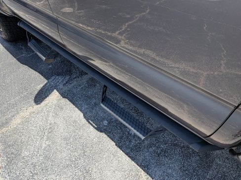 Used 2018 Toyota Tacoma SR5 RWD image 13