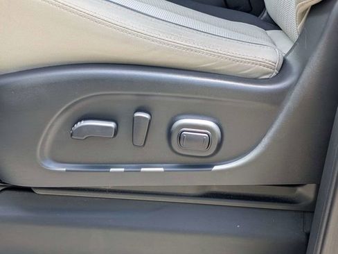 Used 2021 Nissan Titan SV w/ SV Convenience Package AWD/4WD image 20