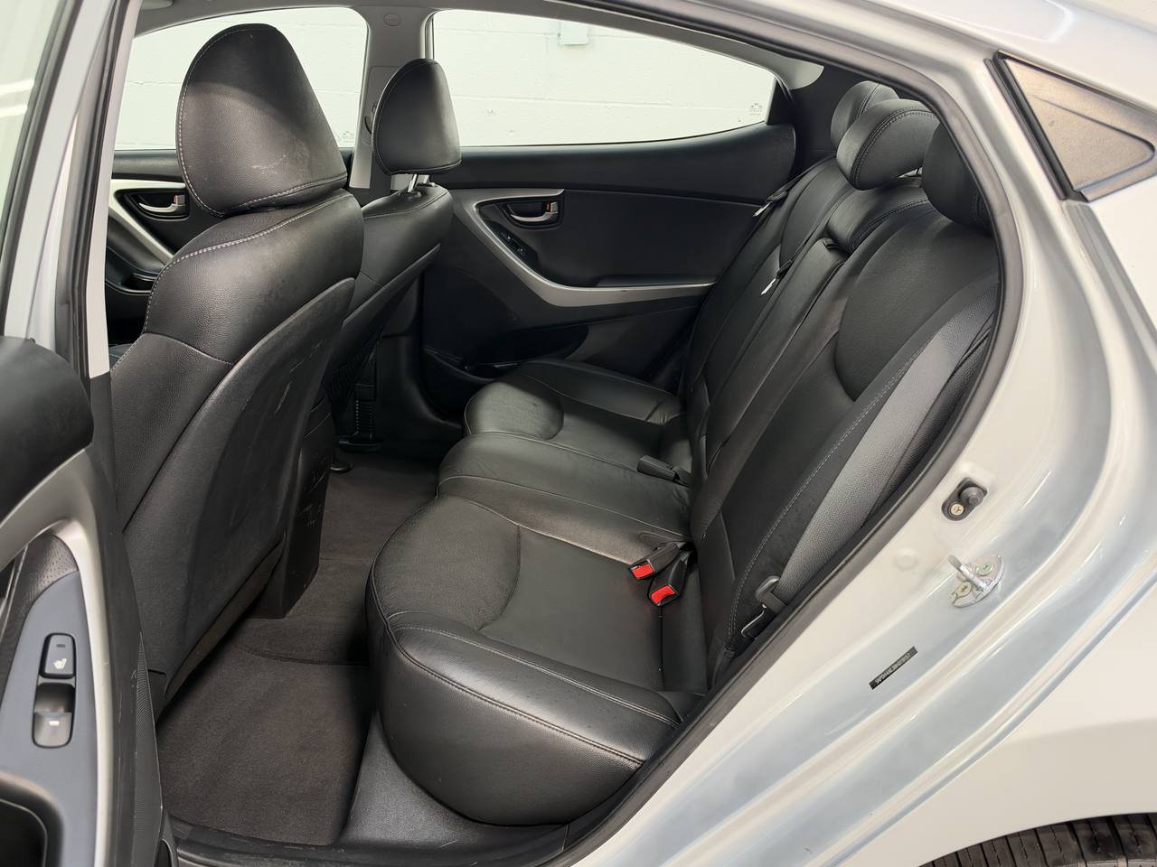 Used 2011 Hyundai Elantra Limited FWD image 28