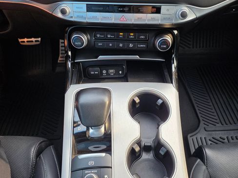 Used 2019 Kia Stinger GT2 AWD/4WD image 17