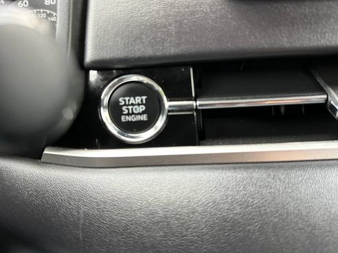 Used 2024 Mitsubishi Outlander SE AWD/4WD image 33