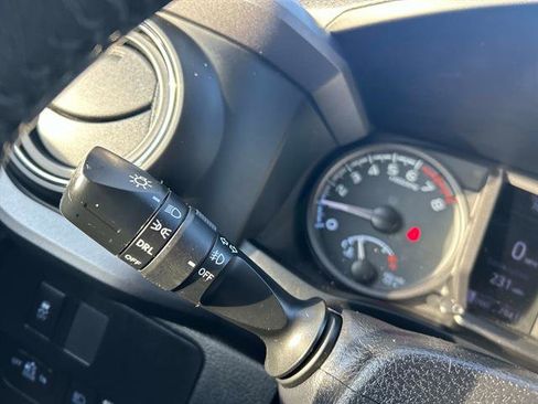 Used 2020 Toyota Tacoma TRD Off-Road image 25