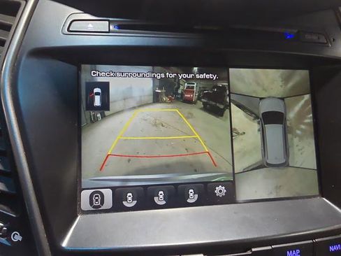 Used 2017 Hyundai Santa Fe SE w/ Cargo Package image 23