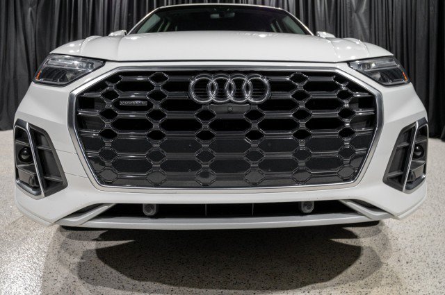 Used 2023 Audi Q5 2.0T Premium Plus w/ Premium Plus Package AWD/4WD image 2