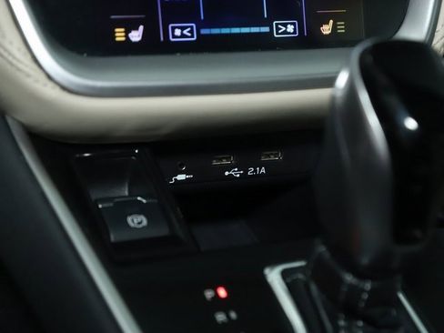 Used 2020 Subaru Outback Limited image 27
