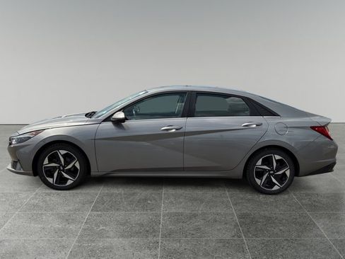 Used 2023 Hyundai Elantra Limited w/ Cargo Package FWD image 3