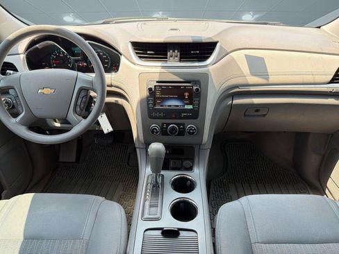 Used 2017 Chevrolet Traverse LS FWD image 15
