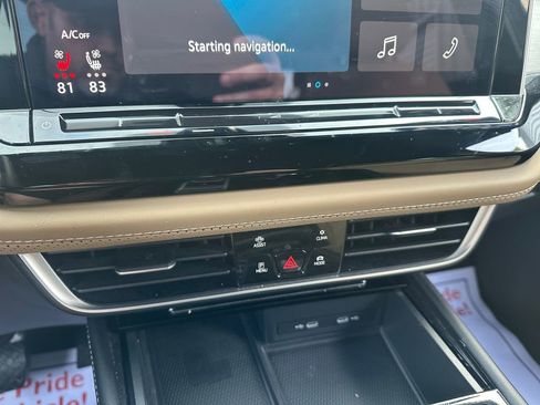 Used 2024 Volkswagen Atlas Cross Sport SE image 22
