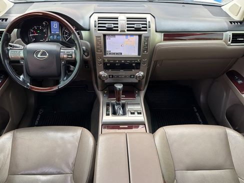 Used 2016 Lexus GX 460 w/ Premium Package AWD/4WD image 3