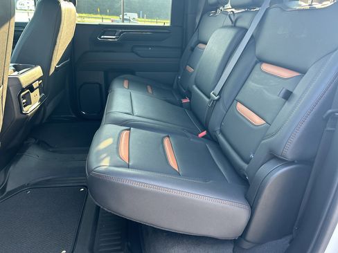 Used 2024 GMC Sierra 2500 AT4 image 28