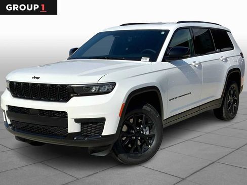 New 2025 Jeep Grand Cherokee L Altitude image 1