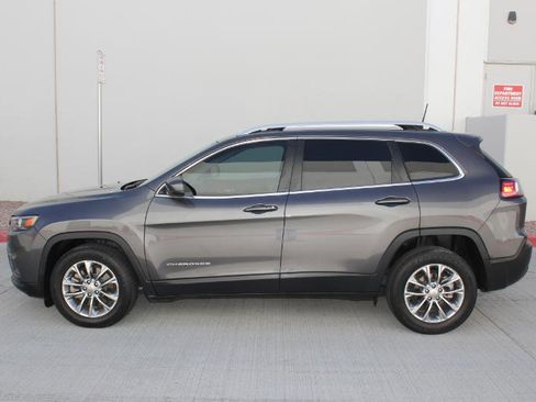 Used 2021 Jeep Cherokee Latitude Plus image 8