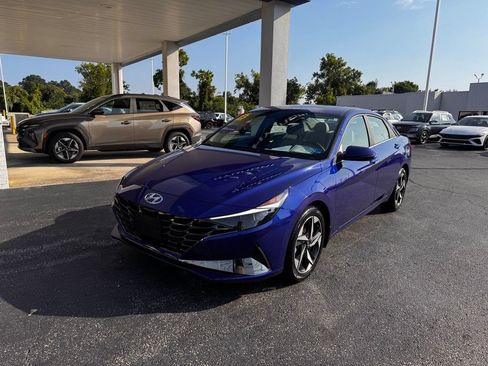 Certified 2023 Hyundai Elantra Limited FWD image 1