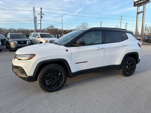 Used 2023 Jeep Compass Trailhawk image 2