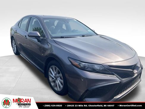 Used 2024 Toyota Camry SE FWD image 5