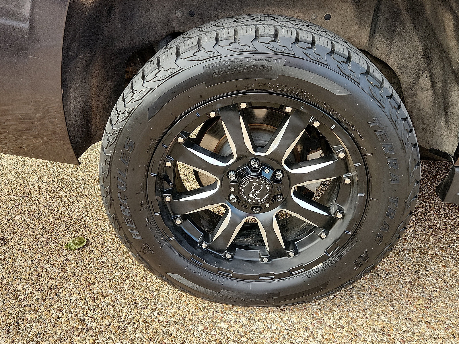 Used 2018 Chevrolet Suburban LT RWD image 8