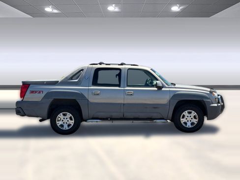 Used 2002 Chevrolet Avalanche 4x4 w/ Off-Road Suspension Pkg image 8