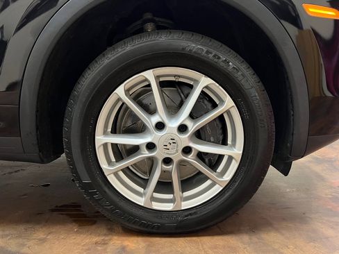Used 2016 Porsche Cayenne AWD/4WD image 11