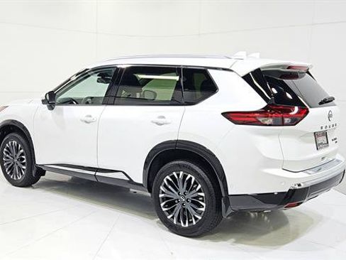 Certified 2026 Nissan Rogue Platinum w/ Tech Package AWD/4WD image 6