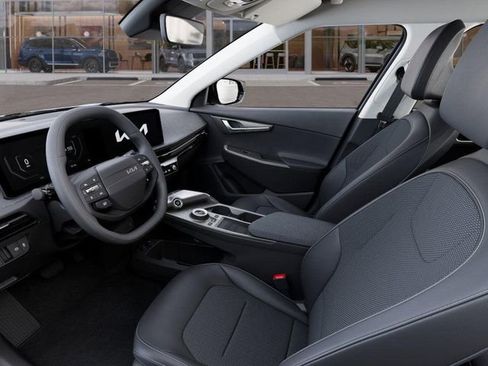 New 2025 Kia EV6 Light w/ Light LR Technology Package RWD image 18
