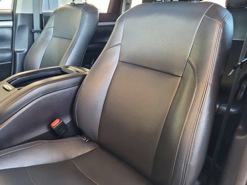 Used 2014 Toyota Highlander Plus FWD image 20