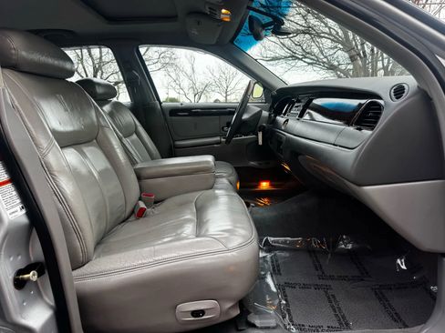 Used 2000 Lincoln Town Car Cartier image 15