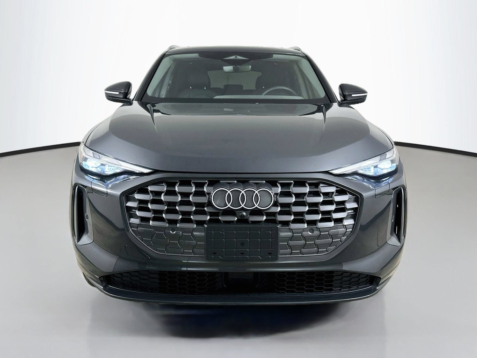 Used 2025 Audi Q5 Premium w/ Convenience Package AWD/4WD image 2
