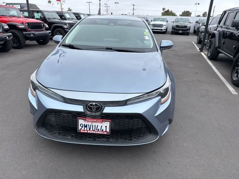 Used 2022 Toyota Corolla LE FWD image 3