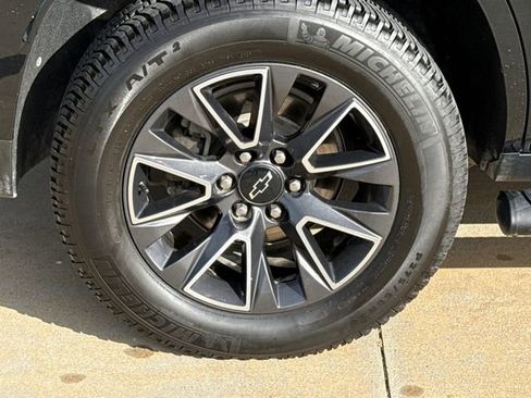 Used 2021 Chevrolet Tahoe Z71 w/ Z71 Signature Package image 10