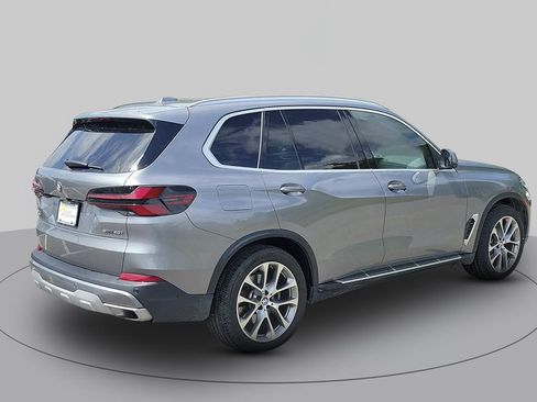 Used 2024 BMW X5 sDrive40i RWD image 3