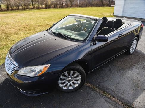 Used 2012 Chrysler 200 Touring FWD image 36