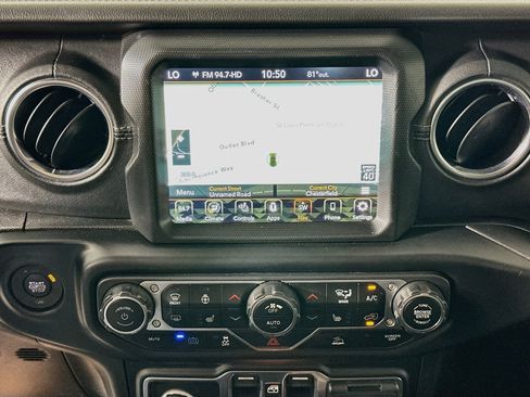 Used 2023 Jeep Wrangler Unlimited Sahara w/ Cold Weather Group AWD/4WD image 21