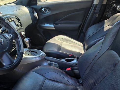 Used 2011 Nissan Juke SL w/ Sport Pkg FWD image 4