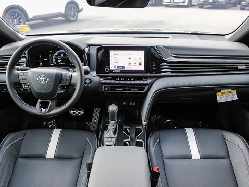Used 2026 Toyota Camry SE w/ Convenience Package FWD image 12
