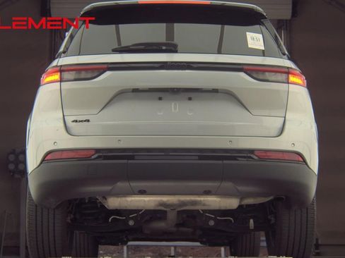 Used 2023 Jeep Grand Cherokee Altitude image 8