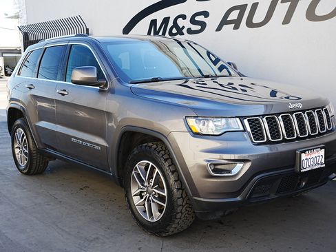 Used 2020 Jeep Grand Cherokee Laredo w/ Security & Convenience Group image 3