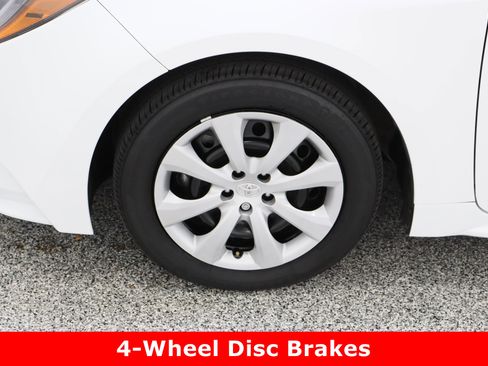 Used 2025 Toyota Corolla LE image 11