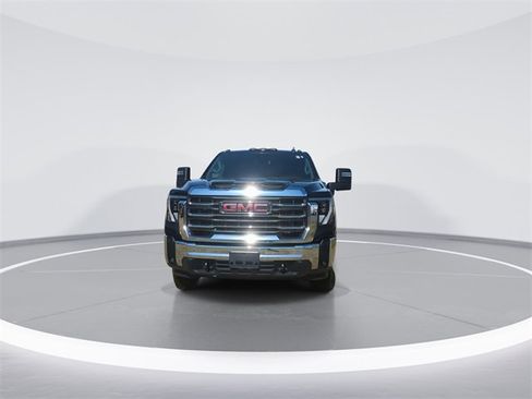 Used 2024 GMC Sierra 2500 SLE w/ SLE Convenience Package image 3