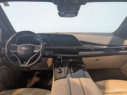 Used 2024 Cadillac Escalade ESV Premium Luxury image 9