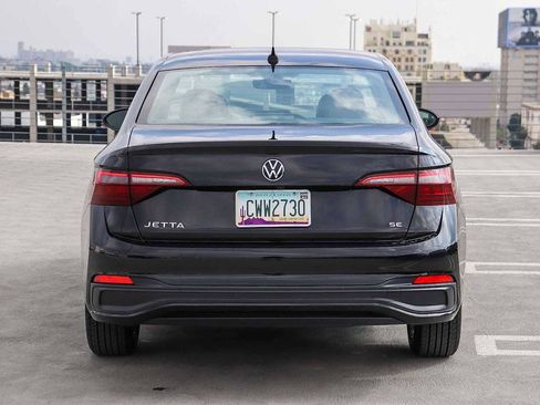 Certified 2024 Volkswagen Jetta SE image 5